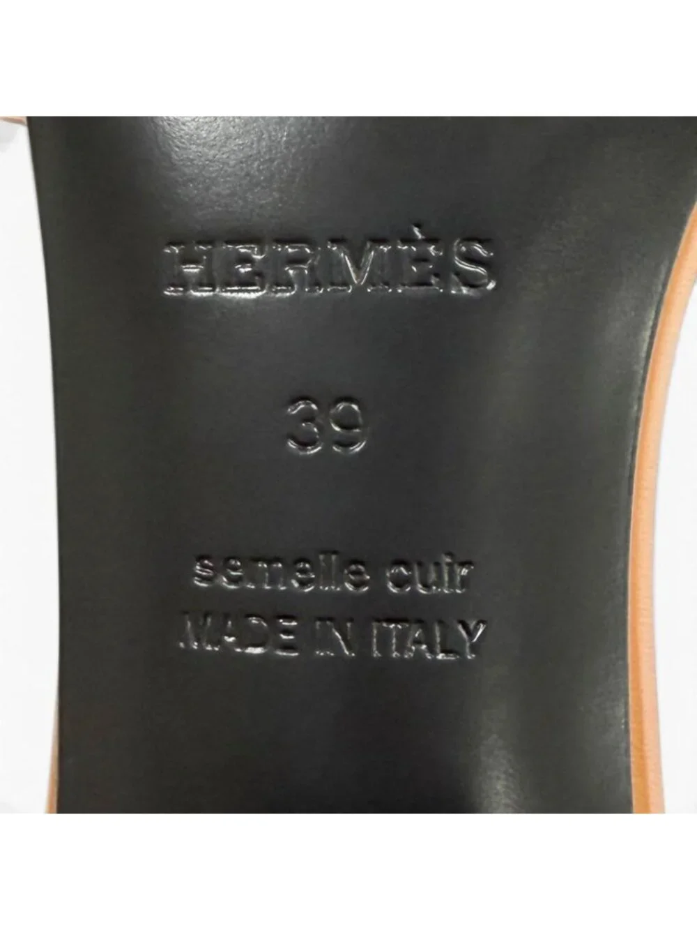 Hermes Gigi Natural Kelly Chunky Heels Leather Sandals 39 Boxes Bag Included